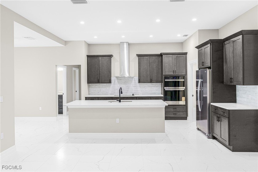 Experience the ultimate Florida lifestyle in this brand-new - photo 14