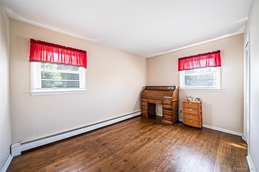 Welcome to 376 South Country Road, where space, comfort, and - photo 18