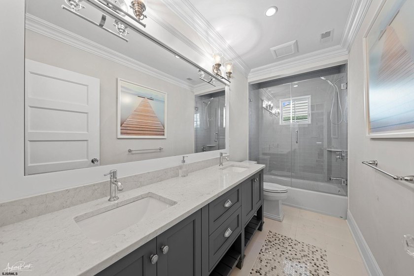 The Most Prestigious Home Built on the Goldcoast. This Exquisite - photo 23