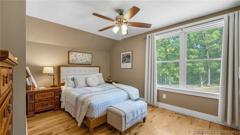 Rare opportunity to own a highly versatile and private 5.5 acre - photo 11
