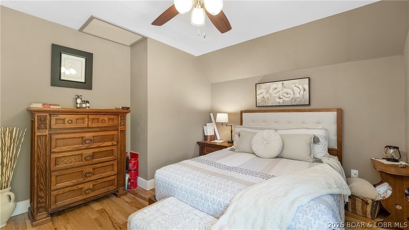 Rare opportunity to own a highly versatile and private 5.5 acre - photo 12