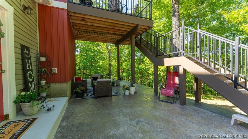 Rare opportunity to own a highly versatile and private 5.5 acre - photo 24