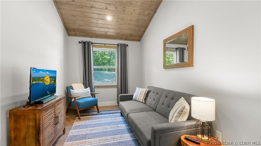 Rare opportunity to own a highly versatile and private 5.5 acre - photo 31