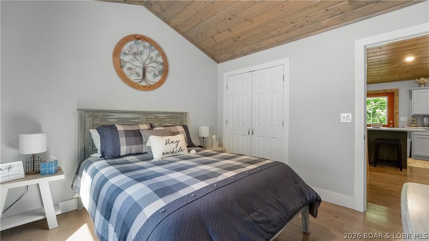 Rare opportunity to own a highly versatile and private 5.5 acre - photo 33