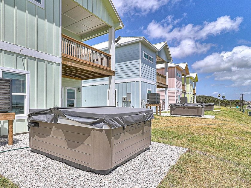 This waterfront home is the perfect Vacation House or Short Term - photo 38