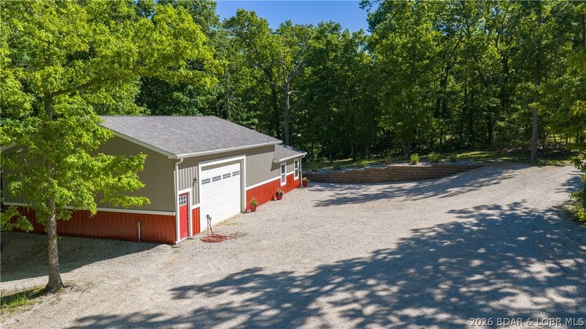 Rare opportunity to own a highly versatile and private 5.5 acre - photo 40