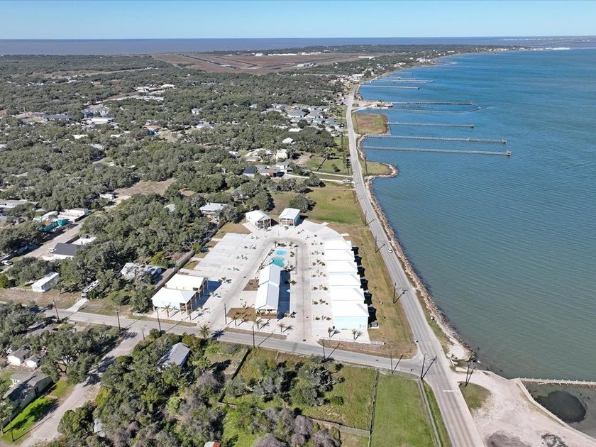 This waterfront home is the perfect Vacation House or Short Term - photo 46