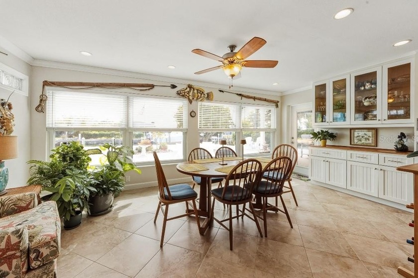 Welcome to your slice of island living in the heart of Holmes - photo 7