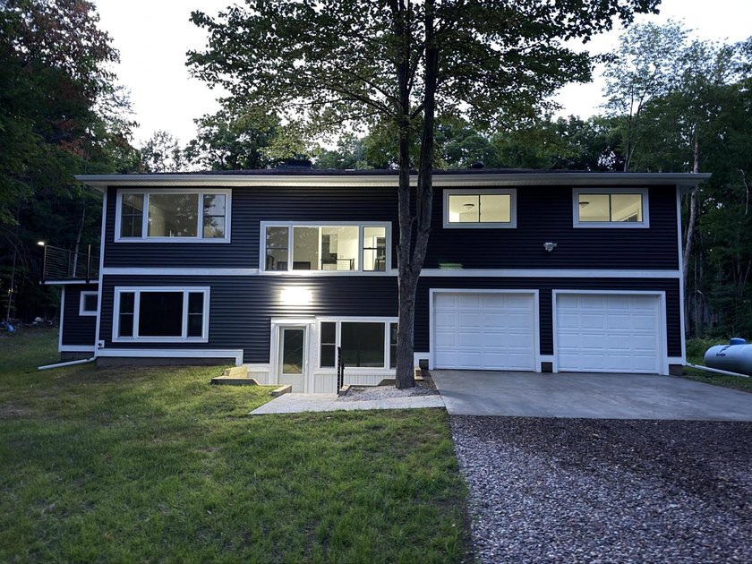 Beautifully renovated 4-bedroom, 2.5-bath home on 1.38 acres - photo 2