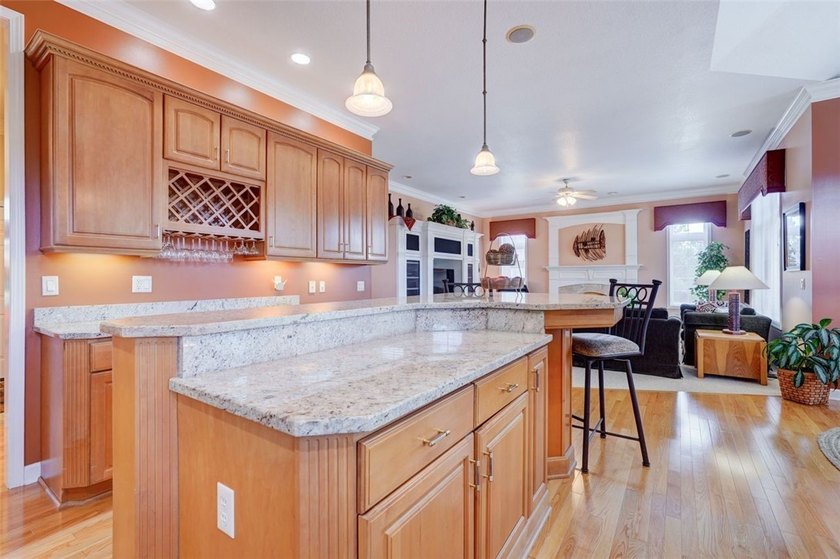 Impeccably maintained and thoughtfully designed, this spacious - photo 18