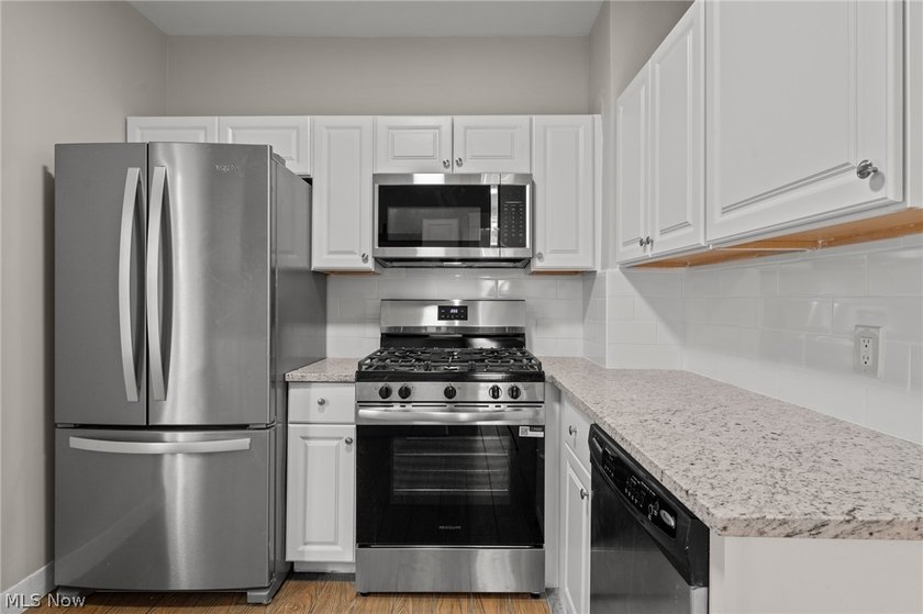 Welcome to this beautifully renovated, move-in-ready 5-bedroom - photo 20