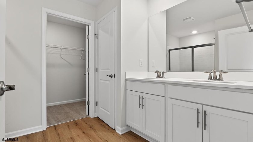 MOVE IN SOON! The Freeport is a stunning new construction, ranch - photo 22