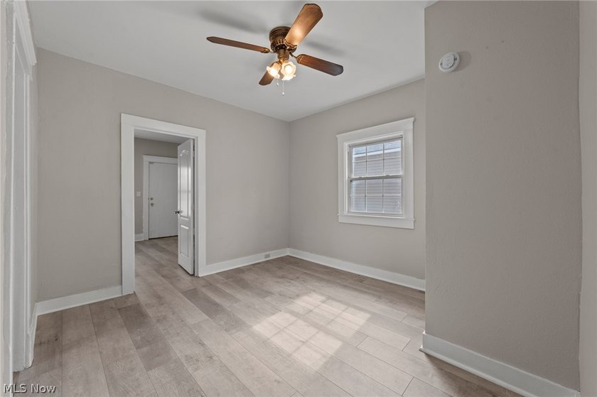 Welcome to this beautifully renovated, move-in-ready 5-bedroom - photo 26