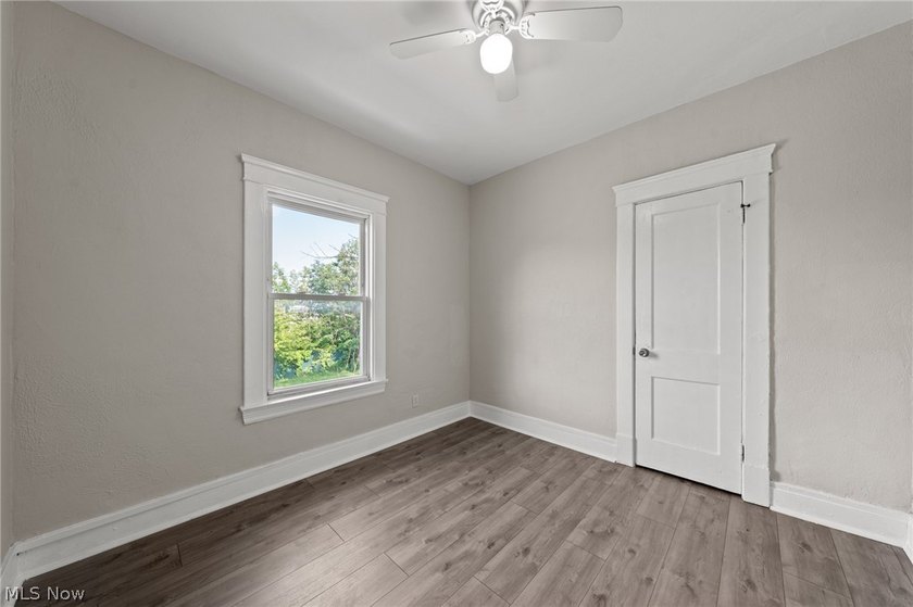 Welcome to this beautifully renovated, move-in-ready 5-bedroom - photo 29
