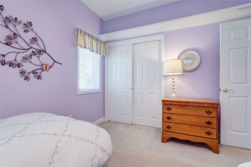 Impeccably maintained and thoughtfully designed, this spacious - photo 32