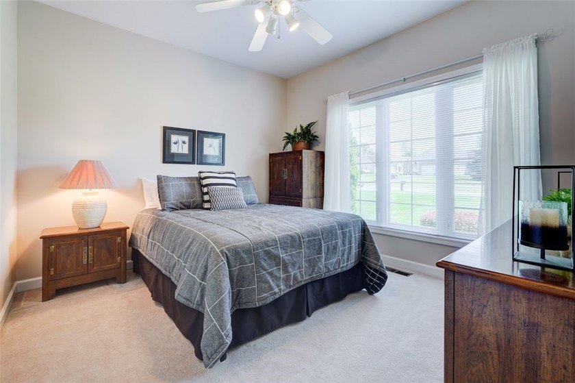 Impeccably maintained and thoughtfully designed, this spacious - photo 34