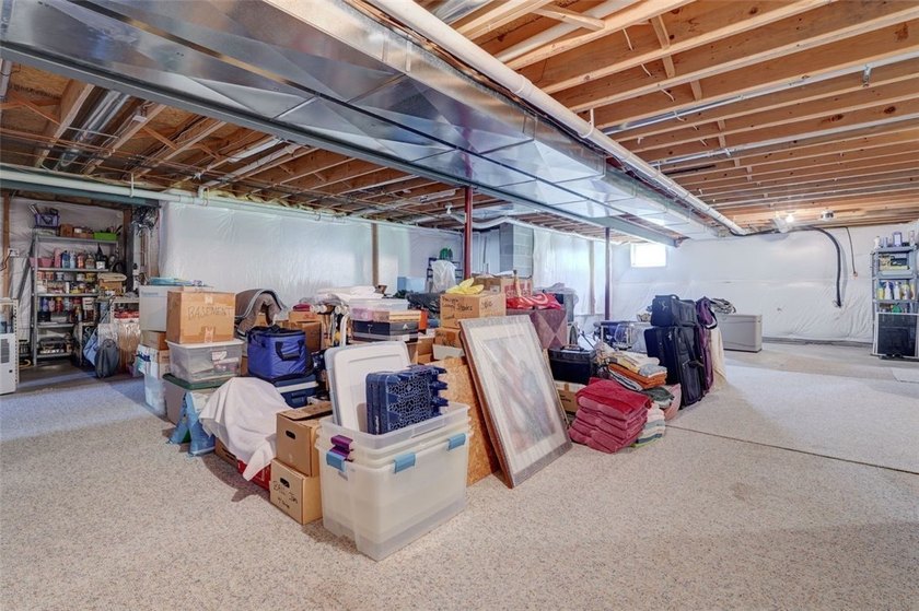 Impeccably maintained and thoughtfully designed, this spacious - photo 37