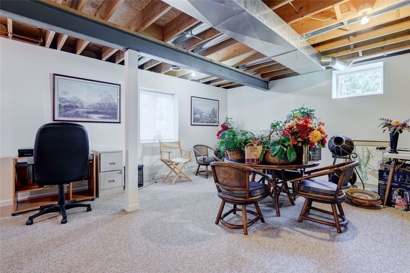 Impeccably maintained and thoughtfully designed, this spacious - photo 38