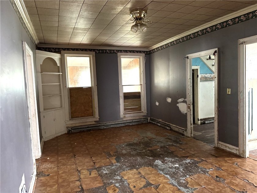 Calling all investors! Ripe for flipping. ----- Solid home with - photo 17