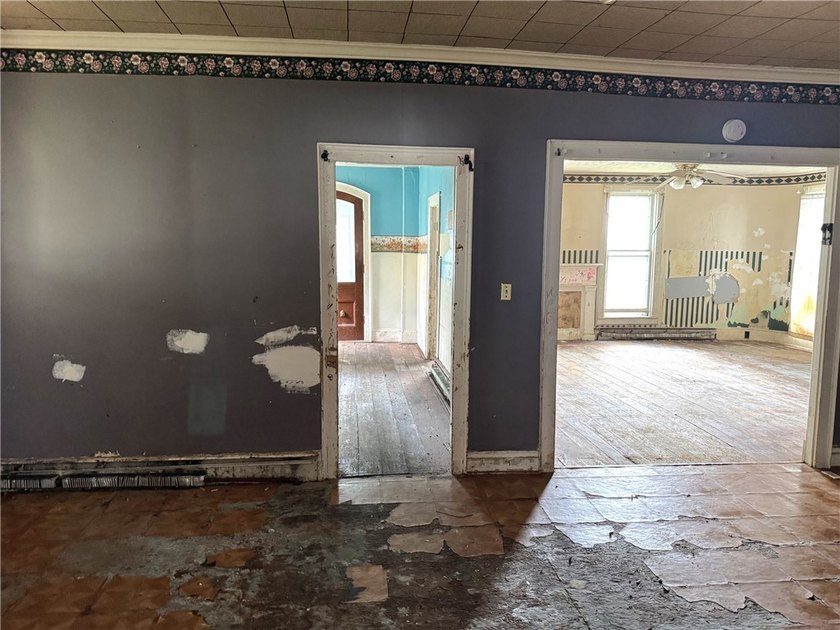 Calling all investors! Ripe for flipping. ----- Solid home with - photo 18