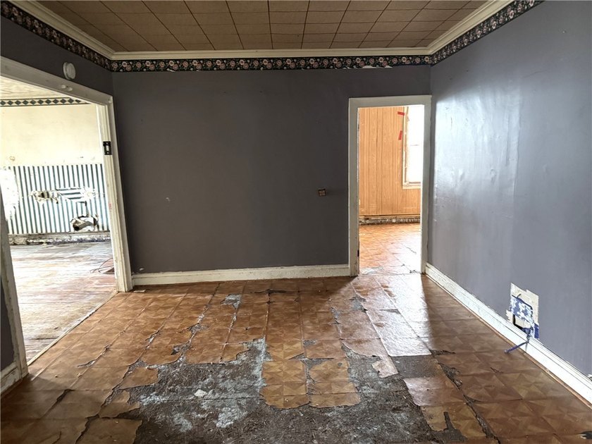 Calling all investors! Ripe for flipping. ----- Solid home with - photo 19