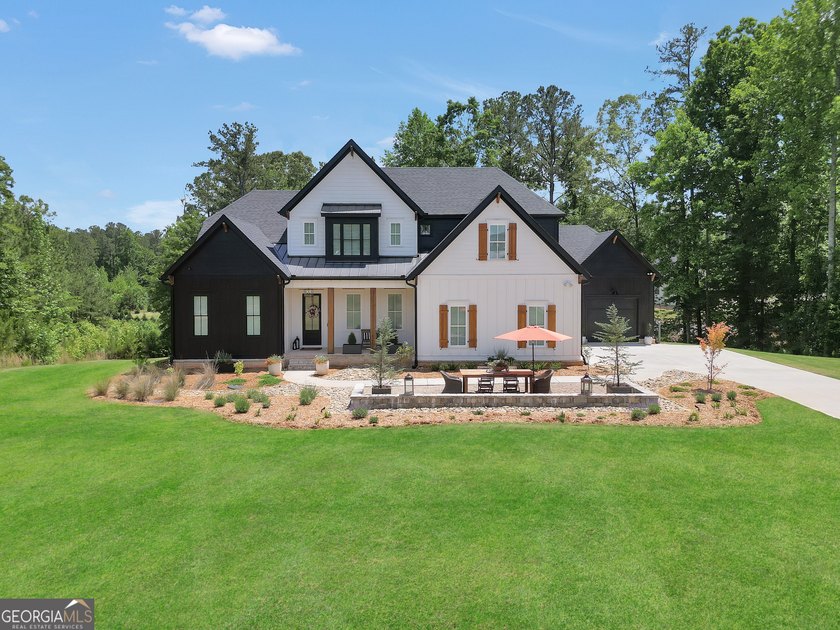 A True Designer Showplace in Arbor Springs! Thoughtfully - photo 2