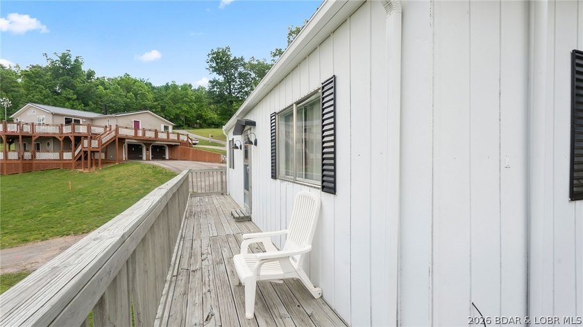 Move-in ready lakeview cabin featuring 2 bedrooms, 1 bath, and - photo 23