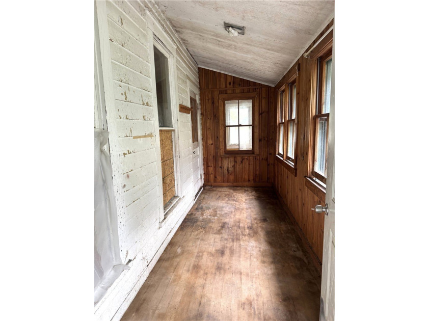 Calling all investors! Ripe for flipping. ----- Solid home with - photo 25