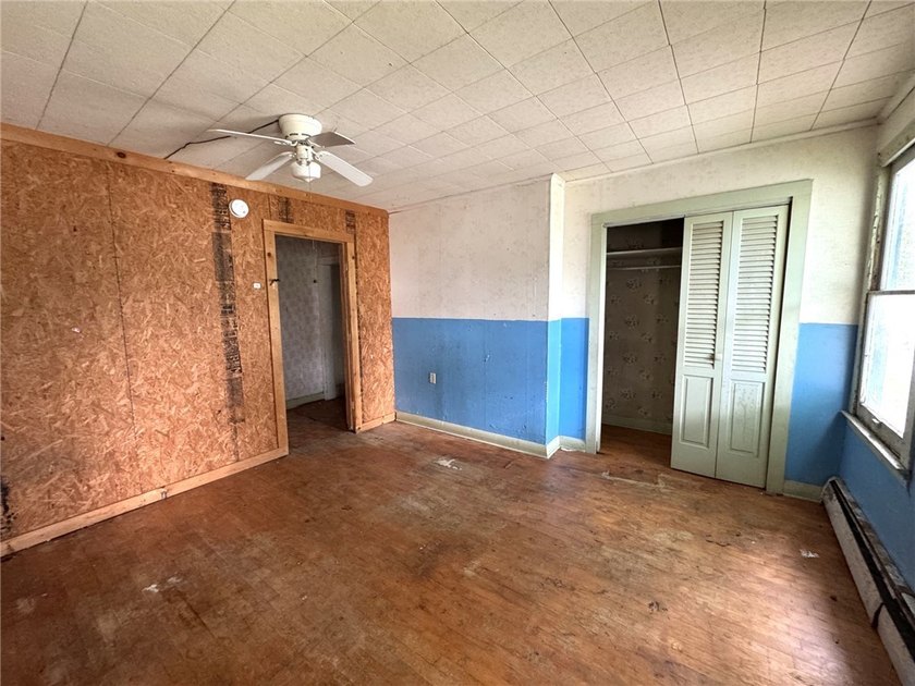 Calling all investors! Ripe for flipping. ----- Solid home with - photo 28