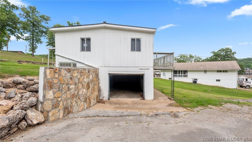 Move-in ready lakeview cabin featuring 2 bedrooms, 1 bath, and - photo 32