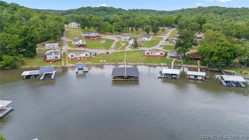 Move-in ready lakeview cabin featuring 2 bedrooms, 1 bath, and - photo 43