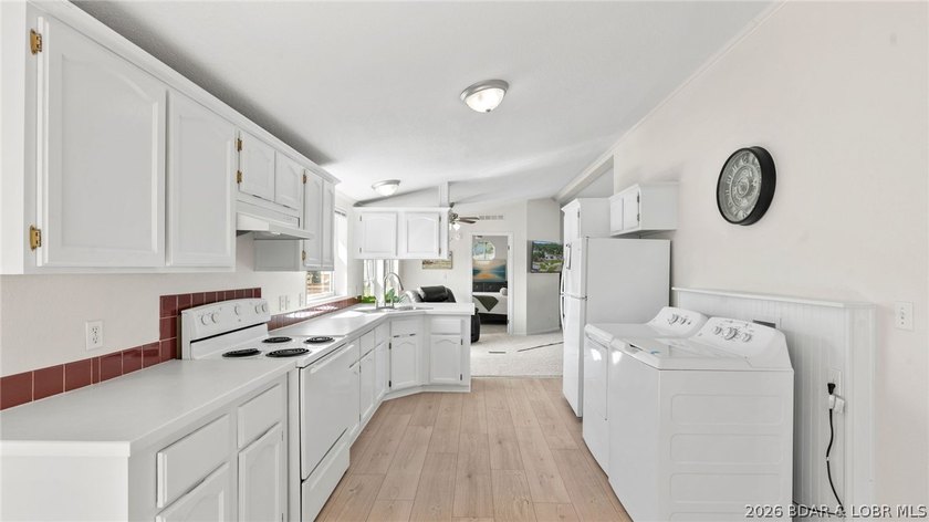 Experience the best of Lake of the Ozarks living in this - photo 12