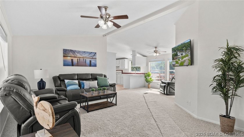 Experience the best of Lake of the Ozarks living in this - photo 18