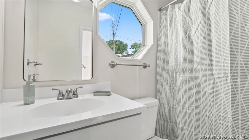 Experience the best of Lake of the Ozarks living in this - photo 42