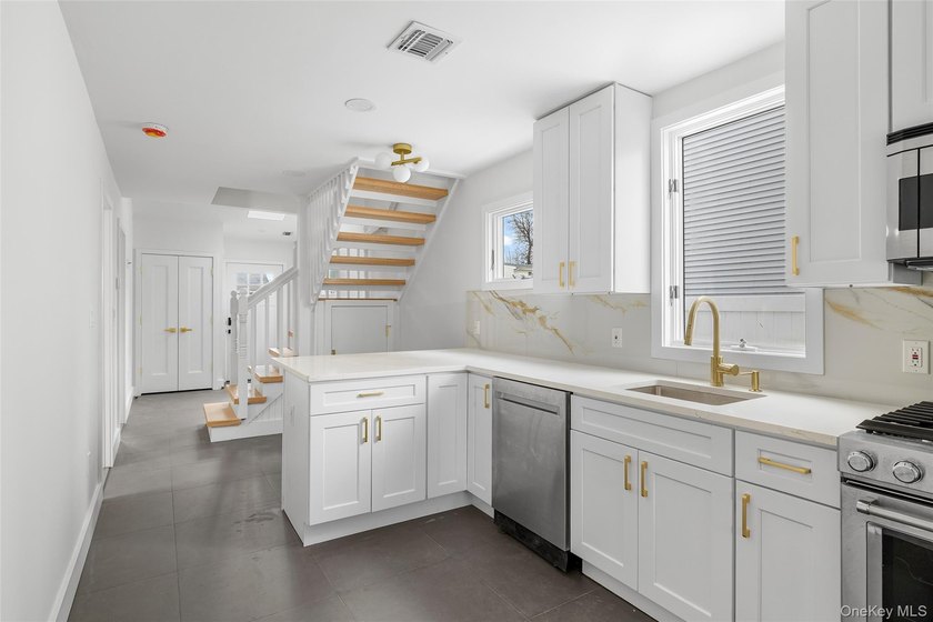 BRAND NEW !!- COMPLETELY RENOVATED-2 BEDROOM, 2 FULL BATHROOM - photo 5
