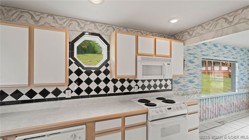 Move-in ready lakeview cabin offering 3 bedrooms, 2 baths, and - photo 11