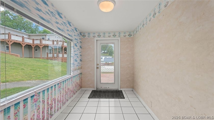Move-in ready lakeview cabin offering 3 bedrooms, 2 baths, and - photo 19