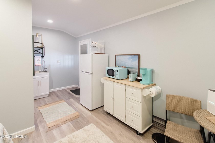 Downtown Beaufort Charm Meets Modern Luxury. Step into a - photo 22