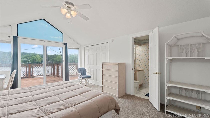 Move-in ready lakeview cabin offering 3 bedrooms, 2 baths, and - photo 22