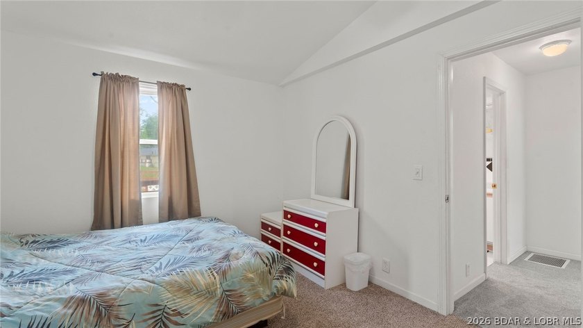 Move-in ready lakeview cabin offering 3 bedrooms, 2 baths, and - photo 28
