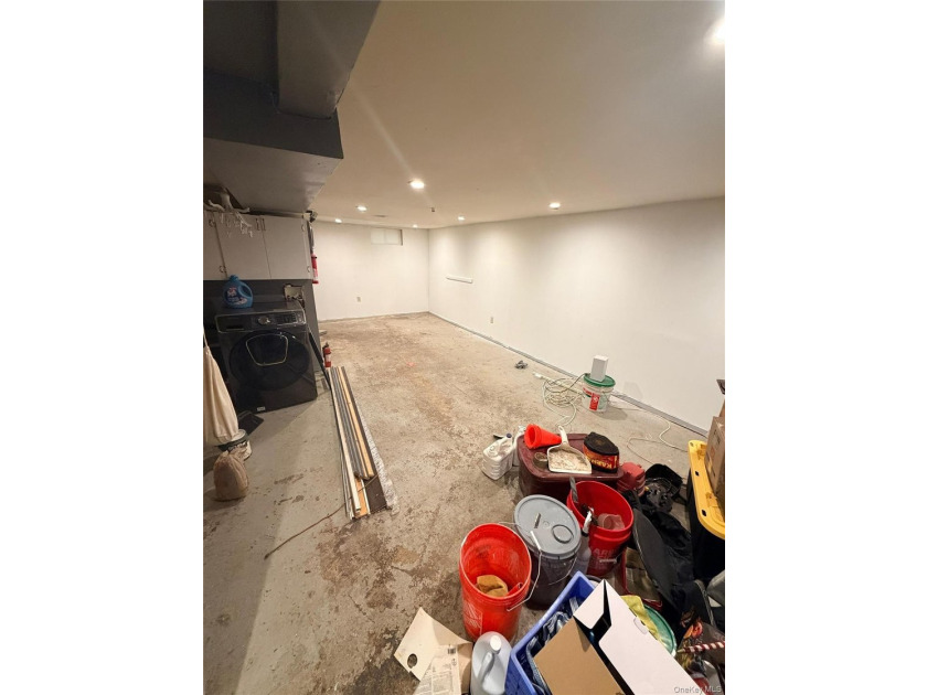 2 Bedrooms 1.5 bathrooms Spacious sunny &amp; bright Beautiful And - photo 8
