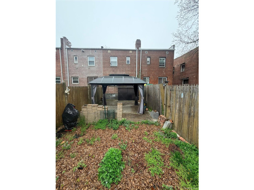 2 Bedrooms 1.5 bathrooms Spacious sunny &amp; bright Beautiful And - photo 9