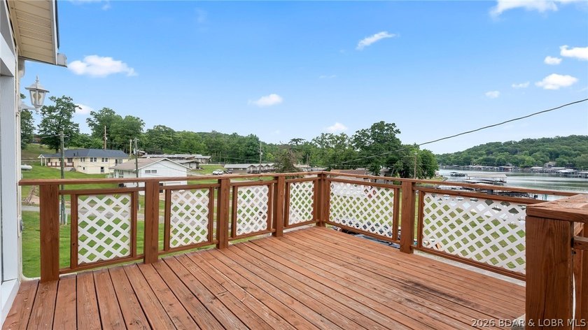 Move-in ready lakeview cabin offering 3 bedrooms, 2 baths, and - photo 39