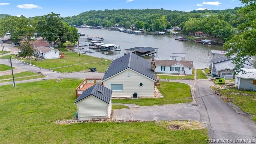 Move-in ready lakeview cabin offering 3 bedrooms, 2 baths, and - photo 50