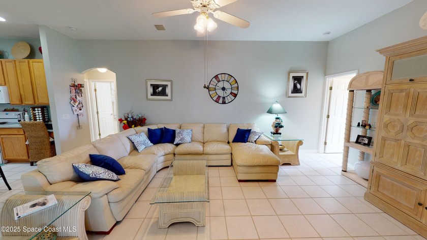 APPROVED SHORTSALE! You will not find another similar 5 bedroom - photo 5