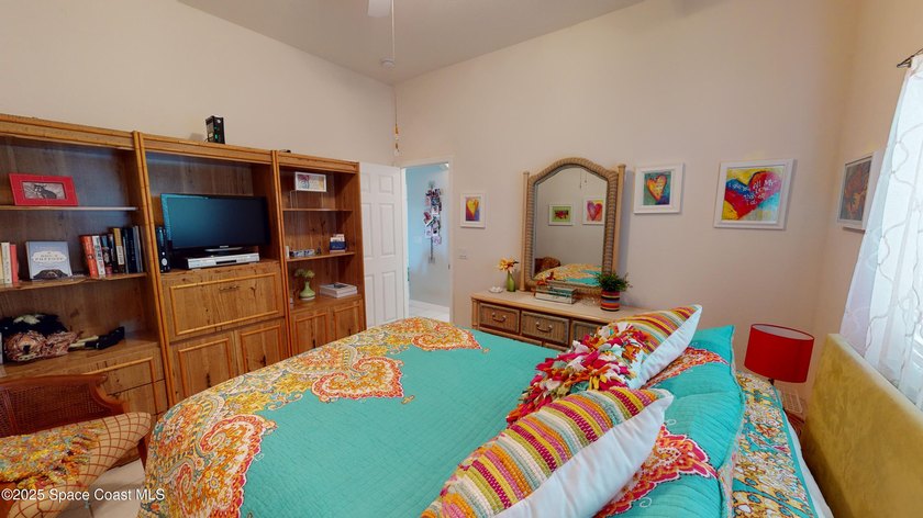 APPROVED SHORTSALE! You will not find another similar 5 bedroom - photo 8
