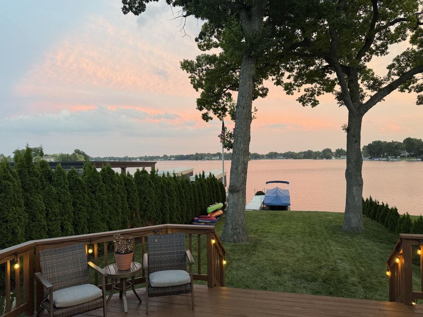 Enjoy the best of Little Muskego Lake in this beautifully - photo 5