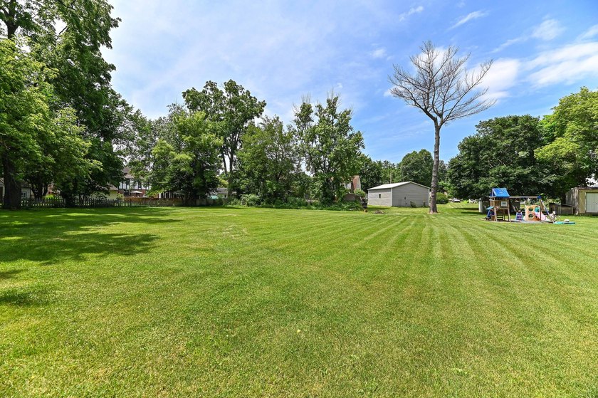 Charming Delavan home situated on a spacious 0.89-acre lot - photo 8