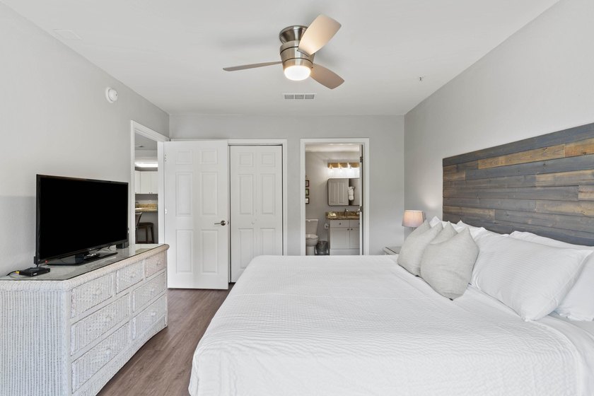 Step into your ultimate coastal getaway in beautiful Miramar - photo 17