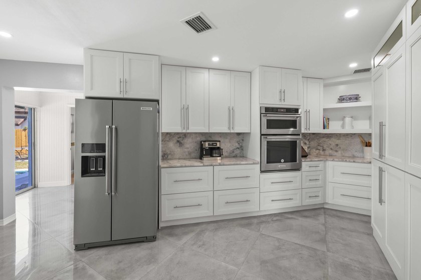 Welcome to waterfront living at its finest at 6797 Bayshore - photo 11